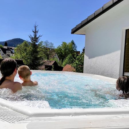 Wellness Hotel Garni Krone Байерсброн Екстериор снимка