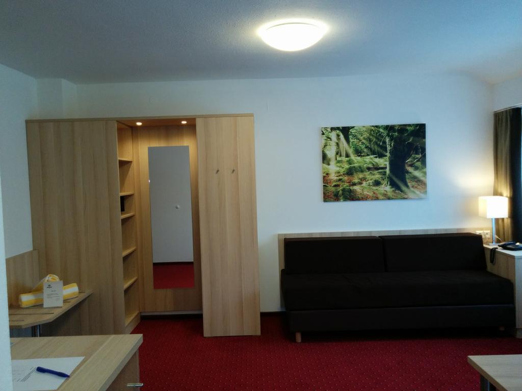 Wellness Hotel Garni Krone Байерсброн Екстериор снимка