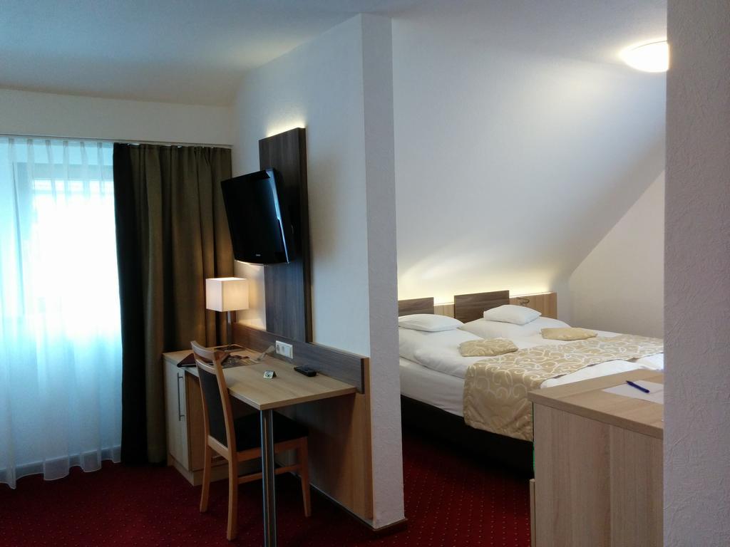 Wellness Hotel Garni Krone Байерсброн Екстериор снимка
