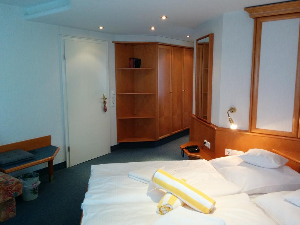 Wellness Hotel Garni Krone Байерсброн Екстериор снимка