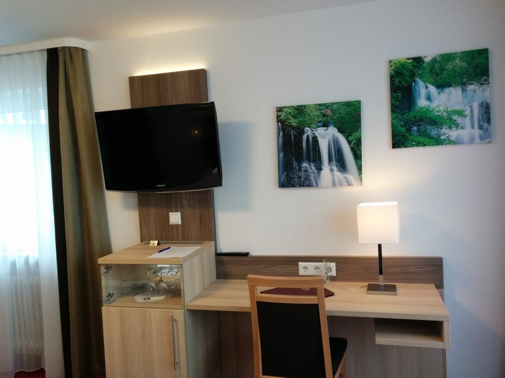 Wellness Hotel Garni Krone Байерсброн Екстериор снимка